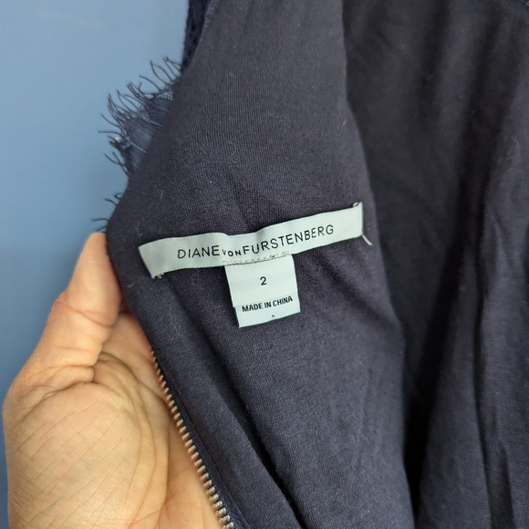 Diane von Furstenberg Size 2 Navy Blue Zarita Lace Lined Dress - Picture 8 of 8